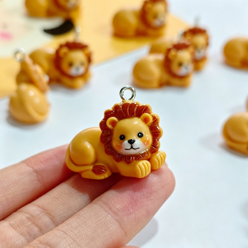6個入り、樹脂製の可愛らしいライオンのペンダント。漫画風の動 - Resin Craft Projects のレビューと価格